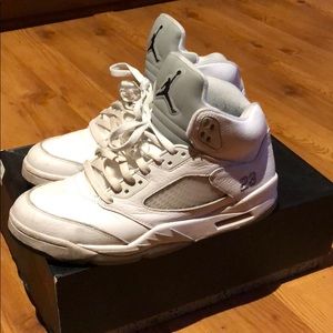 Air Jordan 5 white metallic